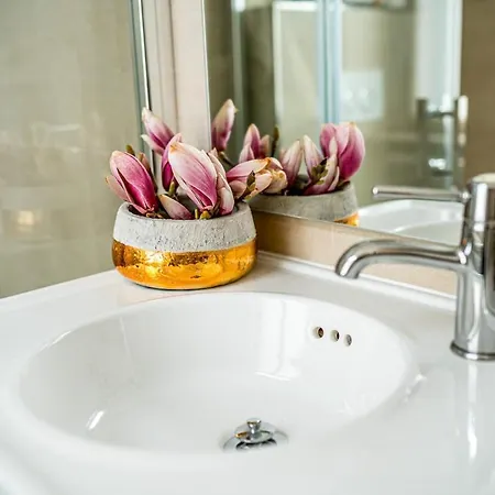 3br Luxury Center Near Train Station شقة براغ