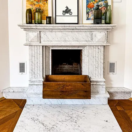 3br Luxury Center Near Train Station *