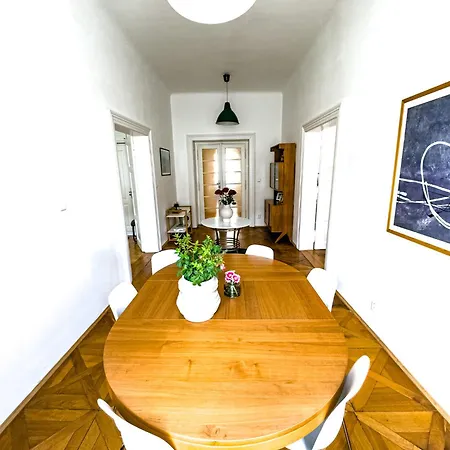 شقة 3br Luxury Center Near Train Station براغ
