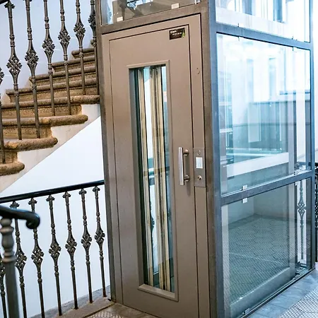 דירה 3br Luxury Center Near Train Station *