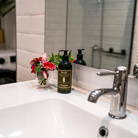 דירה 3br Luxury Center Near Train Station *