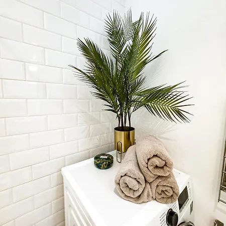 3br Luxury Center Near Train Station * براغ