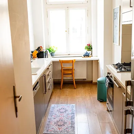 3br Luxury Center Near Train Station شقة